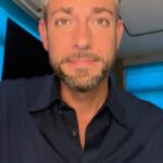 Zachary Levi Instagram - I’ve said it before, and I’ll say it until my last breath: Mental health should be a global priority. Simply by encouraging conversations, we can help remove the stigma that so many still struggle with. Today is #worldmentalhealthday, and with my friends @globalgiftusa, we want to remove the barriers to access to the right care and programs. You can help us spread awareness and raise funds by participating in #HeartofaChampion; click the link in my bio to find out more. Sending you all so much love and light. You’re worth it. You are. 🙏 #endthestigma