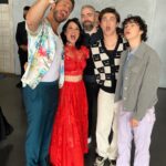 Zachary Levi Instagram - A little glimpse of the Shazamily over here saving lives one song at a time as we rap Shazam: Fury of the Gods with the good people of @comic_con. Hall H babayyy!!! Can ya dig it? 🤘😎🤘