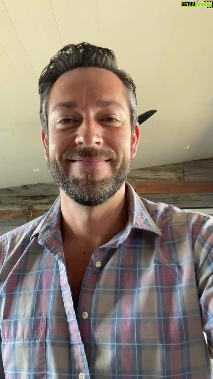 Zachary Levi Instagram - Unpacking RADICAL LOVE, mental health, plant medicine, and other bits and bobs. Plus a link to buy a signed copy of the book of thatโs your steeze. ๐๐ Wyldwood, Texas