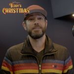 Zachary Levi Instagram - 🎄✨ Hey everybody! I am thrilled to be the voice of the adorable “Teddy” in the magical family Christmas adventure TEDDY’S CHRISTMAS, in theaters now🧸❄️ Check out the link in my stories to get your tickets! @capelight_pictures @blue_fox_entertainment Directed by: Andrea Eckerbom Written for screen by: @haraldre @larsgudmestad Produced by: @thea.benedikte and Kevin Karlsen
