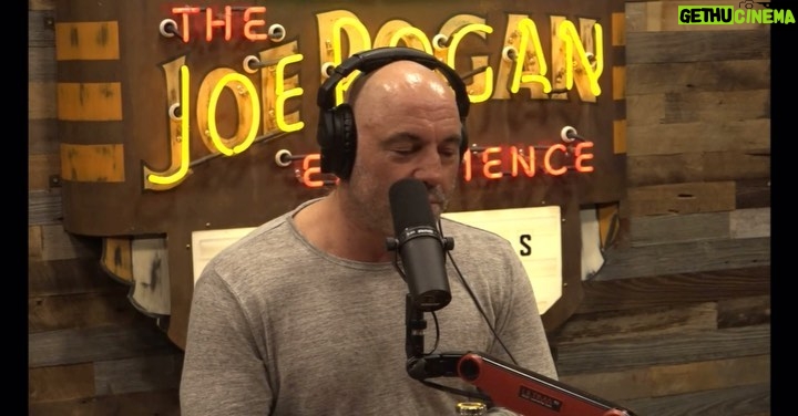 Zachary Levi Instagram - And this… @joerogan 🙏 #letsgetpurple Atlanta, Georgia