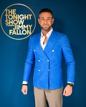 Zachary Levi Instagram - Catch me and @jimmyfallon  on your screens TONIGHT on fallontonight! 

11:35/10:35c on @nbc

Styled by: @warrenalfiebaker 
Suit: @brioni_official
Necklace and Watch: @movado 
Grooming: @michelledemilt

Photo credit: Todd Owyoung/NBC