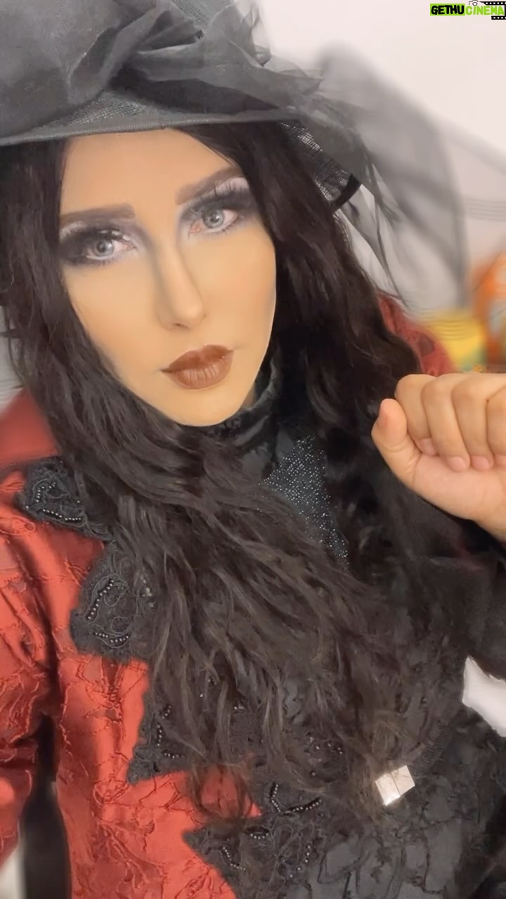 Zahra Arafat Instagram - ما دمت مقتنع مو مهم شنو يقولون.. فرضا الناس غاية لن تُدرك.