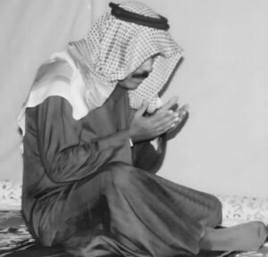 Zahra Arafat Instagram - #انا_لله_وانا_اليه_راجعون #الشيخ_نواف_الاحمد_الجابر_الصباح #عظم_الله_اجوركم #دولة_الكويت