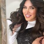 Zahra Arafat Instagram - الابتسامه بوابة لكل القلوب .. ابتسم دائما ليتذكرك الآخرون بها 🤍 ابتسامتي برعاية @tijandental ​ @dr.waleedabuzahra ​ ​ اللوك الروعة برعاية @hanandashti.official ​ @hanandashti.salons ​ @hanandashti.cosmetics ​ @hanandashti.studio ​ Tijan_dental_centerq8