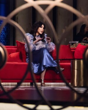 Zahra Arafat Instagram - من ظهوري امس في برنامج #ليالي_الكويت ​
شكرا للمصور الجميل @nawafadel ​
@ghadarazouqi1 ​
@hanandashti.official ​
الميكب والشعر 
@hanandashti.cosmetics ​
@hanandashti.salons ​
@hanandashti.official ​
#زهرة_الخليج #زهرة_عرفات