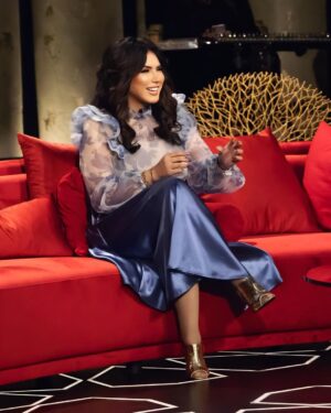 Zahra Arafat Instagram - من ظهوري امس في برنامج #ليالي_الكويت ​
شكرا للمصور الجميل @nawafadel ​
@ghadarazouqi1 ​
@hanandashti.official ​
الميكب والشعر 
@hanandashti.cosmetics ​
@hanandashti.salons ​
@hanandashti.official ​
#زهرة_الخليج #زهرة_عرفات