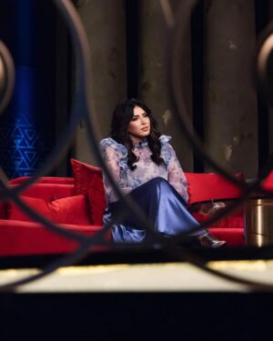 Zahra Arafat Instagram - من ظهوري امس في برنامج #ليالي_الكويت ​
شكرا للمصور الجميل @nawafadel ​
@ghadarazouqi1 ​
@hanandashti.official ​
الميكب والشعر 
@hanandashti.cosmetics ​
@hanandashti.salons ​
@hanandashti.official ​
#زهرة_الخليج #زهرة_عرفات