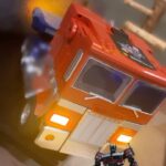 Zahra Arafat Instagram - متوفرة حاليا @goodguy_store تتلقى اوامر صوتية للتحول والحركة #transformers #toys #figure #goodguy #explorepage #explore #reels #reelsinstagram #زهرة_الخليج #زهرة_عرفات