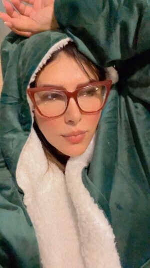 Zahra Arafat Instagram - هل هناك فئة من الاعمال محصورة للرجال او للسيدات ؟ مارايكم ؟ وماهي ؟ 

#زهرة_الخليج #زهرة_عرفات
