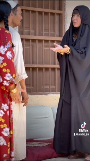 Zahra Arafat Instagram - #قريبا 
تهقون هوّد والا ماهوّد؟
#زهرة_عرفات #زهرة_الخليج #زهرة_البحرين