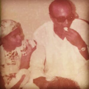 Zahra Arafat Instagram - لاحب كحب الاب.. لا أمان كأمان وجوده في حياتنا .. الله يخليهم لكم ويرحم من فارقونا💔🙌🏽

#يوم_الاب_العالمي #الله_يرحمك_يابوي #زهرة_عرفات #علي_عرفات