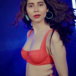 Zara Khan Instagram - My heart goes La la ka dancing with this pretty girl @zarakhan ✨⭐️ Go recreate the hookstep and tag us Choreography @zui_vaidhya 🥳 Shot by @gaurav_visuals HMU @simarrbhasin