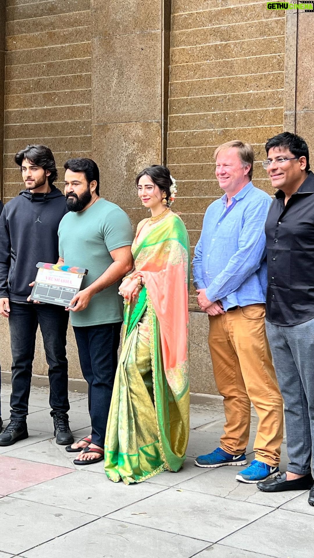 Zara Khan - 120.5K Likes - Get ready for a cinematic extravaganza like never before! 🎬
We are thrilled to announce that the incredibly talented executive producer #NickThurlow of Academy Award winning film “Moonlight”, has joined our team for our upcoming film #VRUSHABHA
Brace yourself for an epic action-packed entertainer that will leave you in awe, releasing over 4500 screens worldwide in Malayalam, Telugu, Kannada, Tamil and Hindi in 2024
@mohanlal @iamrshn @shanayakapoor02 @rraginidwivedi @srikanth.meka #ConnekktMedia @balajimotionpictures @avsstudiosofficial @officialnandakishore @vyasabhishek77 @the_vishal_gurnani @juhiparekhmehtaofficial @ektarkapoor @shobha9168 @shyam_sunder_official #VarunMathur _imsaurabhmishra #FirstStepMovies @vrushabhamovie