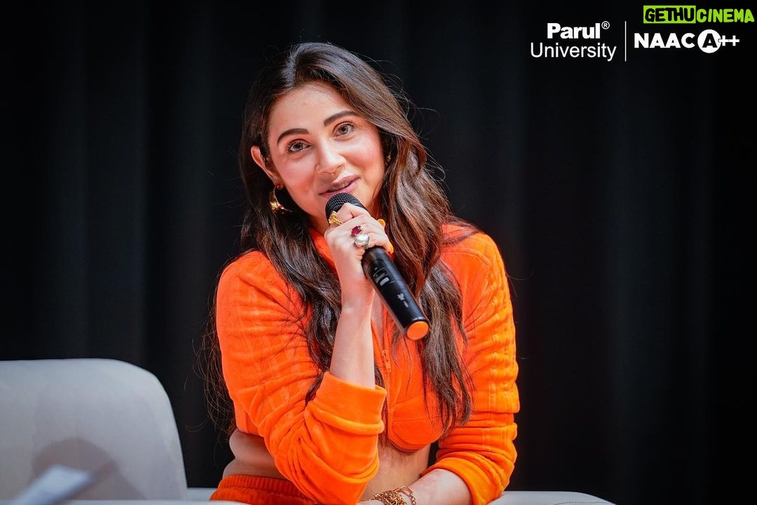 Zara Khan Instagram - Her charm definitely made our hearts swing with love on stereo!🥰🎧 Our students had a great time dancing with Zahrah Khan to the tunes of her latest song, #LoveStereoAgain, and were truly amazed by her energetic performance. They clearly enjoyed the event to its fullest. 🥳 Here are some stills from her visit to our campus yesterday!💞 @reedanshpatelofficial @nikhilkothari88 @tigerjackieshroff @edwardmayaofficial Vadodara, Gujarat, India