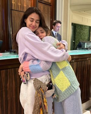 Zara Khan Instagram - My beautiful dear D🫶🏻 you deserve the best of the best ! Your energy and your vibe is so pure filled with positivity & love . Your affection an warmth is the most beautiful trait in u 🤍… you care & love from your heart, you are mine and MonMonz ( @imouniroy ) real life GOKU 🫶🏻 love u and I wish only for the stars & moon for u cuz YOU deserve nothing less . Have an amazing year my gold hearted D may the angels bless you with the best of everything 👼 🤗💛🥂😘😘😘🥳
 @dishapatani 🧿