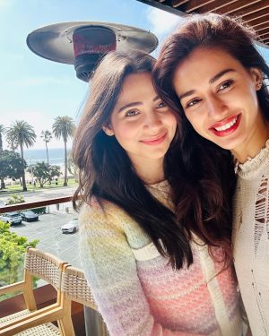 Zara Khan Instagram - My beautiful dear D🫶🏻 you deserve the best of the best ! Your energy and your vibe is so pure filled with positivity & love . Your affection an warmth is the most beautiful trait in u 🤍… you care & love from your heart, you are mine and MonMonz ( @imouniroy ) real life GOKU 🫶🏻 love u and I wish only for the stars & moon for u cuz YOU deserve nothing less . Have an amazing year my gold hearted D may the angels bless you with the best of everything 👼 🤗💛🥂😘😘😘🥳
 @dishapatani 🧿