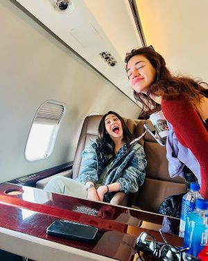 Zara Khan Instagram - My beautiful dear D🫶🏻 you deserve the best of the best ! Your energy and your vibe is so pure filled with positivity & love . Your affection an warmth is the most beautiful trait in u 🤍… you care & love from your heart, you are mine and MonMonz ( @imouniroy ) real life GOKU 🫶🏻 love u and I wish only for the stars & moon for u cuz YOU deserve nothing less . Have an amazing year my gold hearted D may the angels bless you with the best of everything 👼 🤗💛🥂😘😘😘🥳
 @dishapatani 🧿