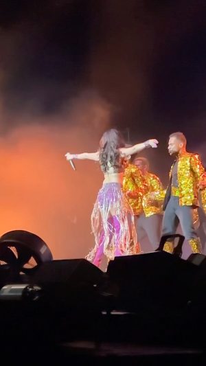 Zara Khan Instagram - Who run the world ? ….. #happywomensday 💜 to all my lovely ladies ! As my Amma always says Do what makes u happy and own it ! YOU GOT YOU girl 😘🫶🏻🔥 
Ps : #atlanta you were AMAZING 🙌🏻