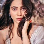 Zara Khan Instagram - ✨✨✨ . . . #styling @hitendrakapopara Assisted by @tanyakalraaa #photography @milind_misal #outfit @dishapatilpretcouture #earrings @rubans.in #makeup @safasheikhbeauty #hair @little_hair_poetry