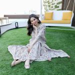 Zara Khan Instagram - 💛💛💛 . . . #photography @bikashm95 #makeup @safasheikhbeauty #hair @little_hair_poetry #outfit @gulabi_dori