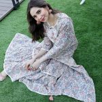 Zara Khan Instagram - 💛💛💛 . . . #photography @bikashm95 #makeup @safasheikhbeauty #hair @little_hair_poetry #outfit @gulabi_dori