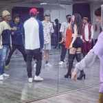 Zara Khan Instagram - #throwback to #terasaathho preps! This wasn’t just another shoot for me but an experience where I got to tap into my dancing side thanks to @rajitdev an the wonderful team who worked so hard with me an brought out the dancer that I cherish an hold so dear to my heart ! Thank u for teaching how to dance my heart out 🤗💖 @snehaworld @manan.s Ps: @rajitdev thank u for concentrating on each an every little thing when it came to my dancing an expression’s & a BIG shout out to @collindcunha for putting it all together like a dream an being such an amaaazzzing director 🤗🥂💖 #grateful for the love & commitment 🙏🏻