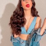 Zara Khan Instagram - All a girl needs is a pair of Denims an a #red 💄 to conquer the world ! 🔥