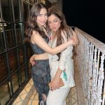 Zara Khan Instagram - #happybirthday to my forever young & beautiful @hananjafry 🎂🥂🤗💖 always be the little girl you are at heart ! My 24 hour friend/mother/everything loveeee uuuu always 😘😘😘 @jafryrumy @pallakhshah Soho House Mumbai