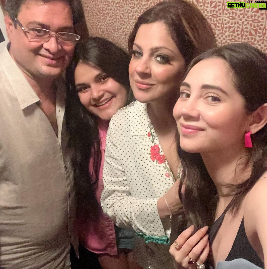 Zara Khan Instagram - #happybirthday to my forever young & beautiful @hananjafry ππ₯π€π always be the little girl you are at heart ! My 24 hour friend/mother/everything loveeee uuuu always πππ @jafryrumy @pallakhshah Soho House Mumbai