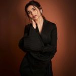 Zara Khan Instagram - Zahrah S Khan emanates the power of Sarah & Sandeep's Black Concept Embellished Tuxedo for Filmfare 2022. Jewelry by - @akmotiwalajewellers Make-up - @safasheikhbeauty Hair - @little_hair_poetry Photography - @milind_misal #SarahSandeep #ZahrahSKhan #Bespoke #Contemporary #Womenswear #Tuxedo #TheArtOfGeometry