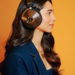 Zara Khan Instagram - When I want to get away from the hustle and bustle... my Dyson Zone Absolute Headphones help me cancel all the outer noise with its fab super noise cancellation technology. This revolutionary product is now available in India!😍 @dyson_india . . . #dysonzone #DysonIndia #gifted