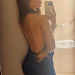 Zara Khan Instagram - "Just me, myself, and a #selfie 💗