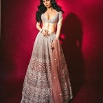 Zara Khan Instagram - 🩸 . . . #styling @hitendrakapopara Assisted by @tanyakalraaa #outfit @dishapatilpretcouture #photography @milind_misal #makeupartist @safasheikhbeauty #hairstylist @little_hair_poetry
