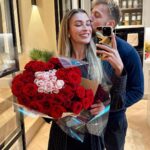 Zara McDermott Instagram - you know he’s a keeper when him and the local florist are on a first name basis 🥺😂🫶🏻🥰🩷🌹💐
