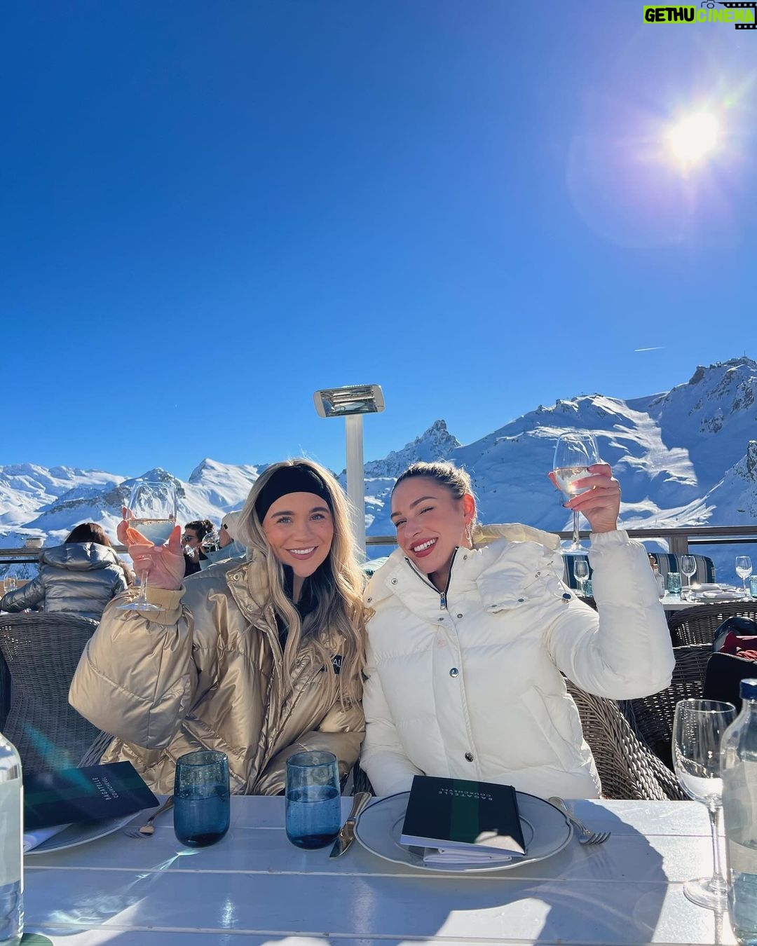 Zara McDermott Instagram - courchevel diaries 🩷❄️ @lorealparis Courchevel 1850