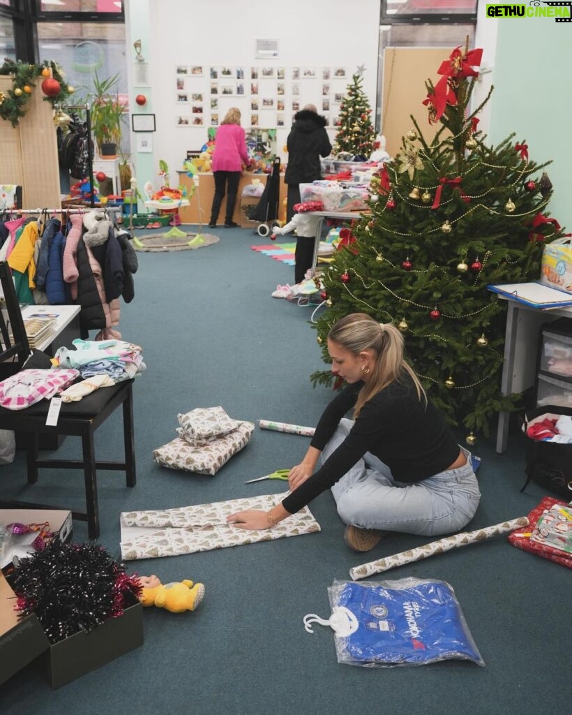 Zara McDermott Instagram - Today, I’ve volunteered at my local baby bank as part of my ongoing work with the Princess Of Wales , @earlychildhood and her initiative to get help to families with young children in the lead up to Christmas. Me and my mum walked away feeling utterly inspired by the wonderful people that work there, and with a deeper understanding of why baby Banks are so important in our local communities. Not only do they provide clothing, blankets, toys and equipment to help parents in need, but they also provide a safe and warm environment for those who need it, as well as someone to talk to. I was also talking to one of the incredible women who works there, and I learnt of the significant number of women who seek help from baby banks after fleeing relationships where there is domestic violence involved. Over this festive period it’s extremely important to remember that there are so many people who aren’t so fortunate, who won’t have amazing Christmases with their families… because they are in need. And you can help. I encourage you to donate anything you can to your local baby bank, as this can make such a huge difference. There are over 200 baby banks across the UK, so make sure you look for one near you! Today we wrapped some Christmas presents so that families in need can still have some festive cheer and gifts. We sorted through some of the donations and we read some cards that some kind people had written to give to someone who needed the words. What a beautiful day. Thank you for having me. ❤️ I will be back very soon ❤️