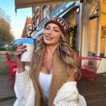 Zara McDermott Instagram - winter things 🍁🤍🧣🫶🏻🌲 London, United Kingdom