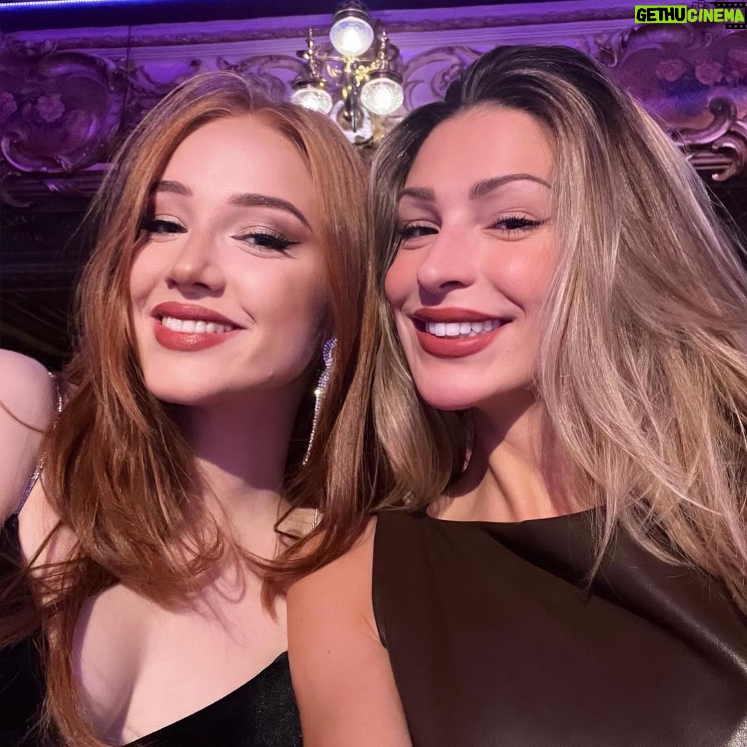 Zara McDermott Instagram - Blackpool dump 🫶🏻🤍⭐️ Blackpool Tower