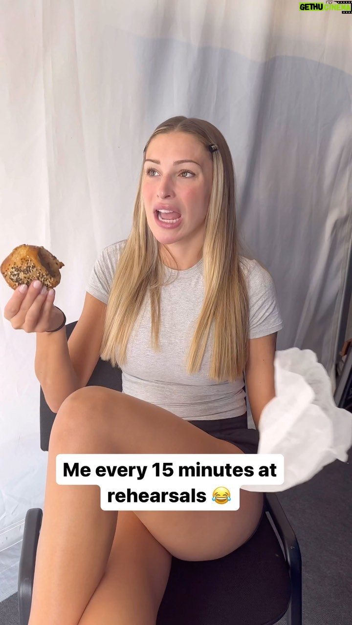 Zara McDermott Instagram - @staceysolomon is an absolute mood 🤣😂 although for me it’s the sausage rolls 🤣