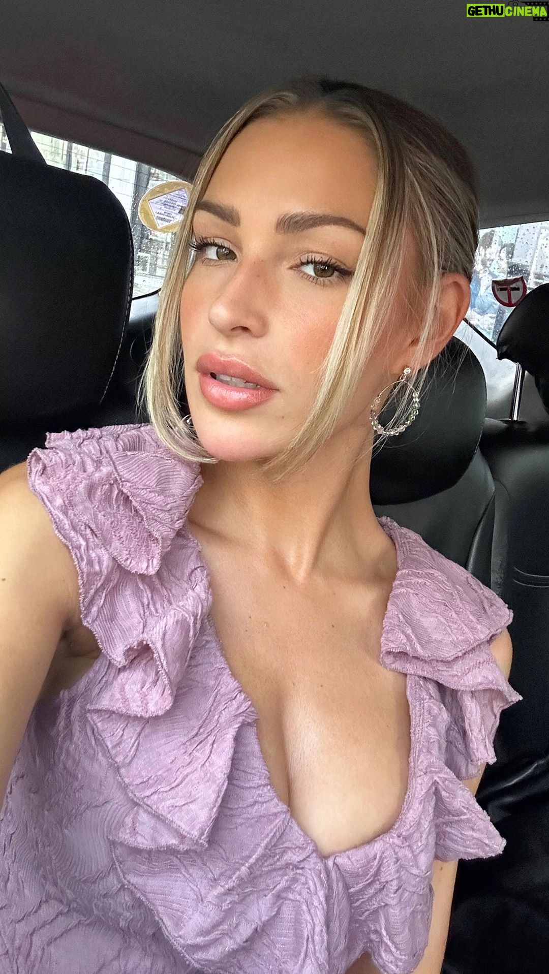 Zara McDermott Instagram - get ready with me for a family brunch using @lorealparis! (ad) This is my go to simple makeup look. What I love the most about these products is that they work so well on my sensitive skin ✨ And last all day! True Match tinted serum - shade 5/6 medium tan True Match concealer - 3W1 True Match eye cream concealer- 2N Skinny Definer pencil - brunette Plump and set brow - brunette Paradise Mascara (the BEST for sensitive eyes & also try in waterproof if you want a mascara that does not budge!!!) Telescopic mascara on bottom lashes (I prefer this brush so I can get in a bit closer on my bottom lashes) Le Khol Naturel by Paradise - brown Blush of Paradise Balm in Lipstick - watermelon dream Infallible matte setting spray #makeup #lorealparis