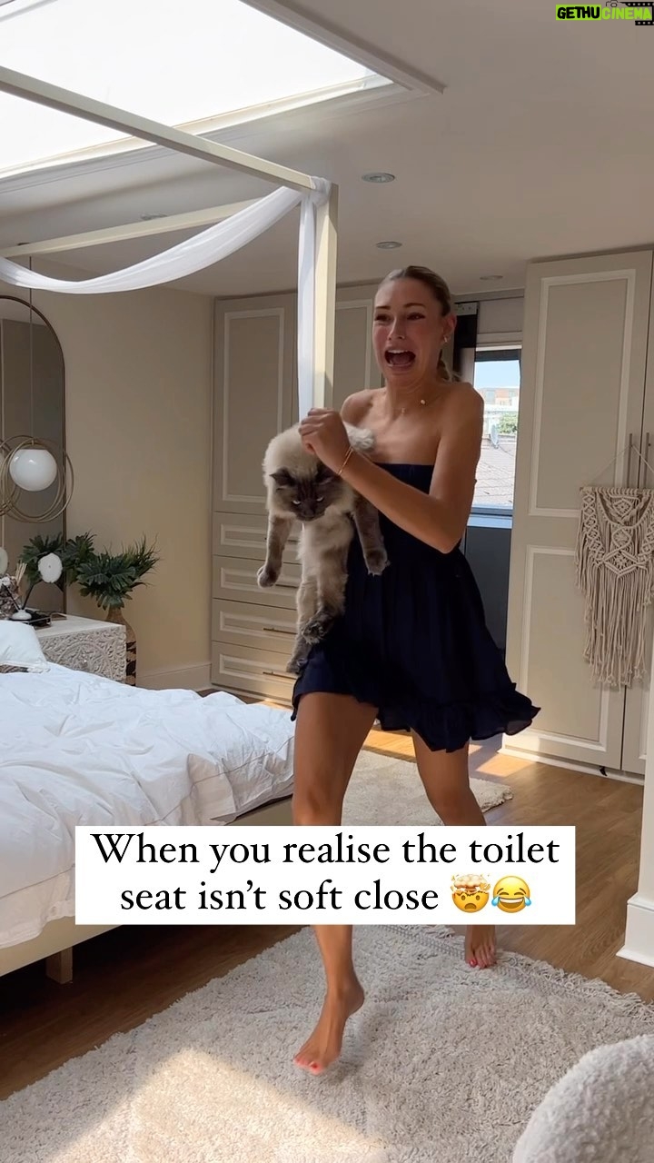 Zara McDermott Instagram - saw this on tik tok and it made me laugh more than it should have 💀😂🫣😂😂