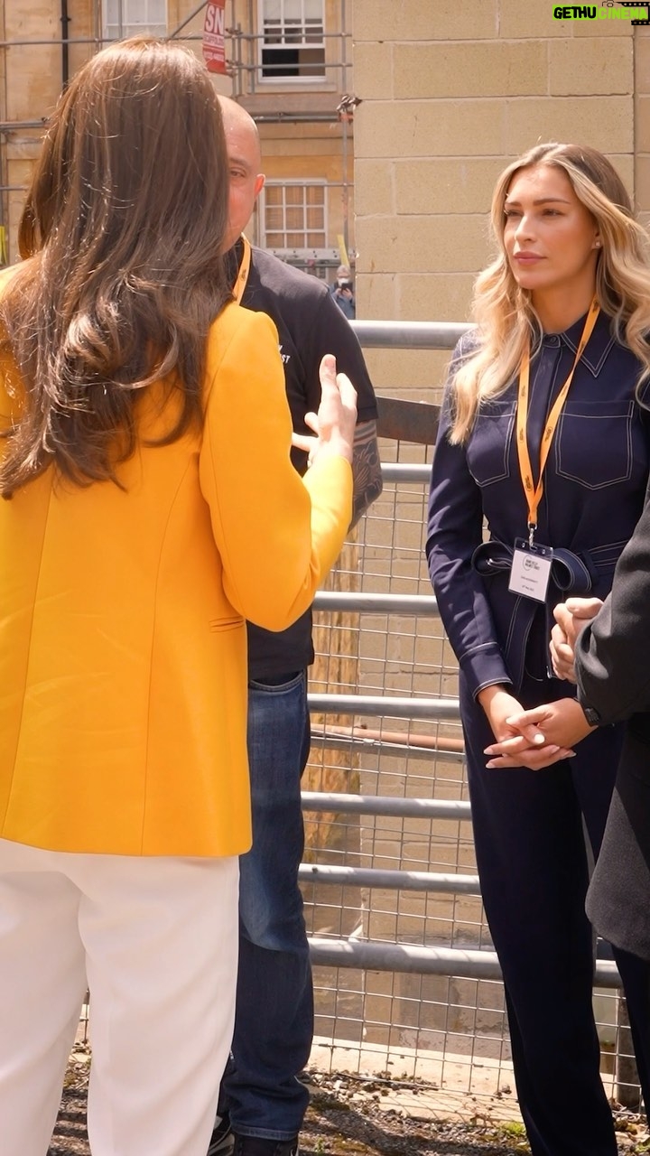 Zara McDermott Instagram - #mentalhealthawareness ✨🤍💛 @princeandprincessofwales thank you for letting me join you on this brilliant & insightful visit 🙌🏼