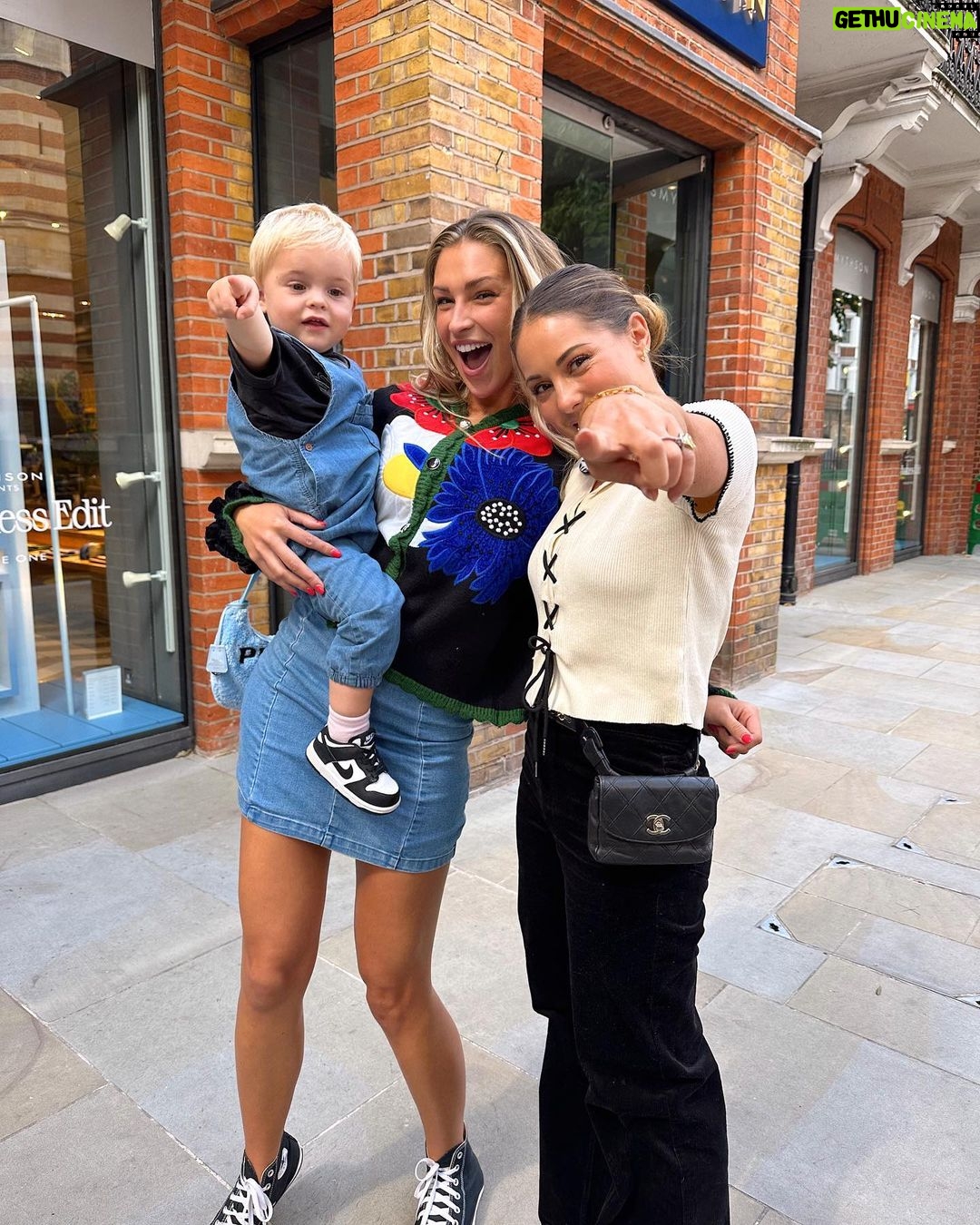 Zara McDermott Instagram - that auntie nephew kinda love ❤️ (although you are getting reallllyyyy heavy now 😂) London, United Kingdom