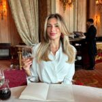 Zara McDermott Instagram - mum and dads birthday celebrations💛🧡 love you more than the world ✨ The Ritz London