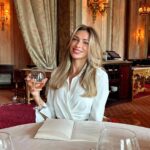 Zara McDermott Instagram - mum and dads birthday celebrations💛🧡 love you more than the world ✨ The Ritz London