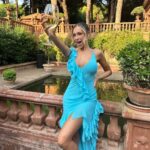 Zara McDermott Instagram - 🦋💙wedding bells💙🦋 congratulations to our lovely friends @sophiehabboo & @jamielaing … here’s to forever!!🥂 Sotogrande, España