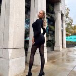 Zara McDermott Instagram - spotty tights are my obsession atm 🖤 London, United Kingdom