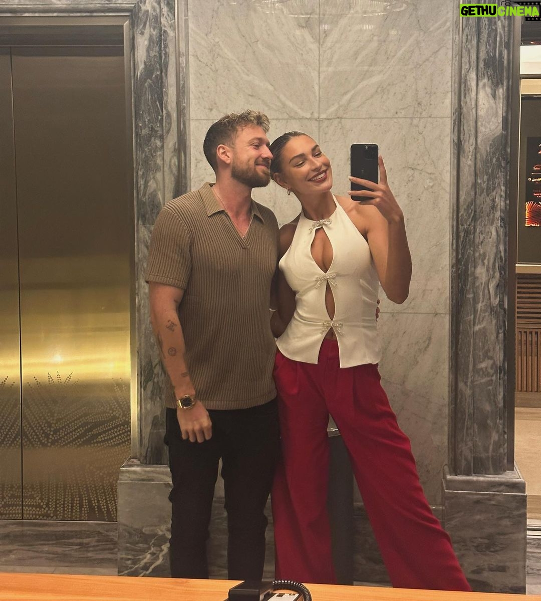 Zara McDermott Instagram - pasta, sun and love ❤️ what more could I ask for 🥹 swipe to the last slide to see my (grumpy) light tester 😂😭 Jumeirah Al Naseem