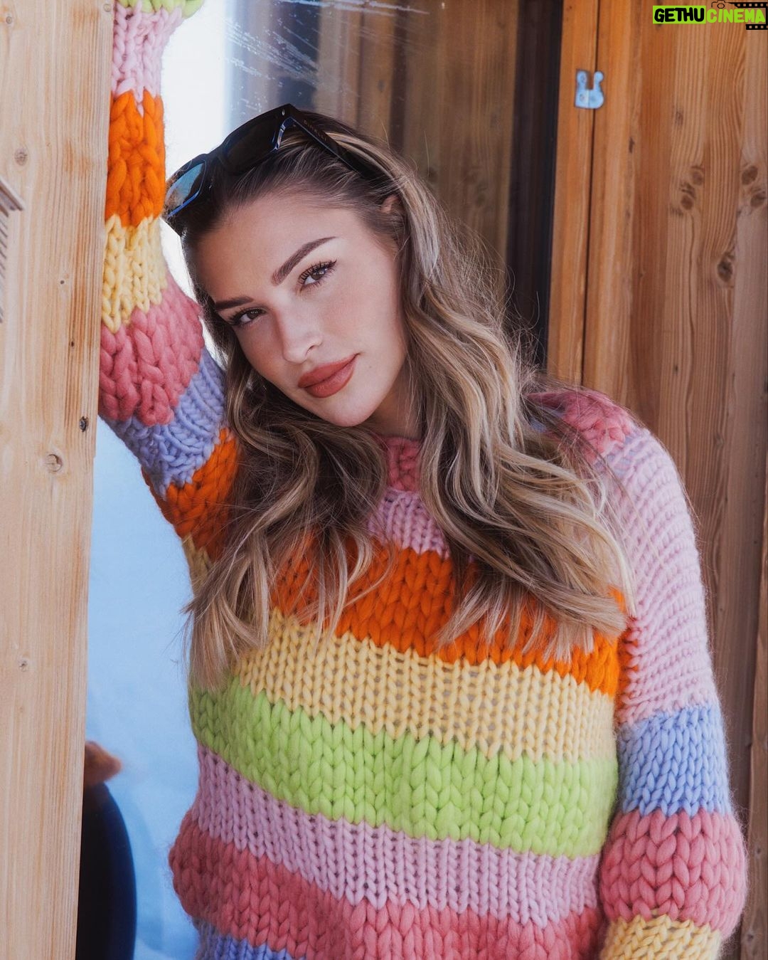 Zara McDermott Instagram - courchevel diaries 🩷❄️ @lorealparis Courchevel 1850